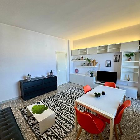 4 Balconi House- Appartamento Moderno A Lecce Eksteriør billede