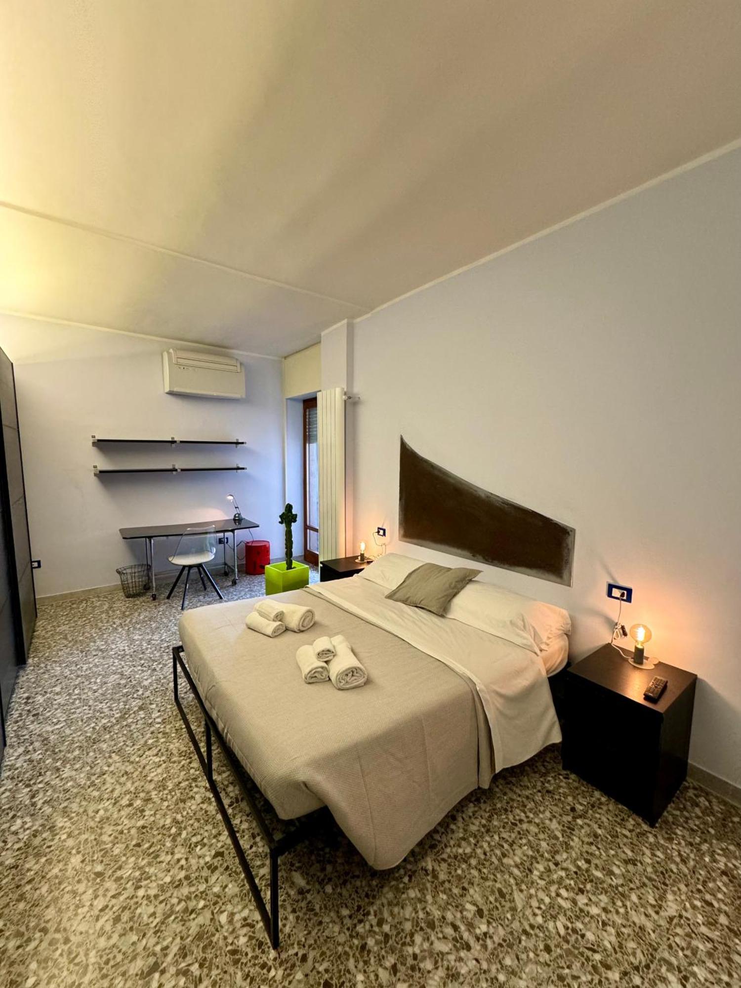 4 Balconi House- Appartamento Moderno A Lecce Eksteriør billede
