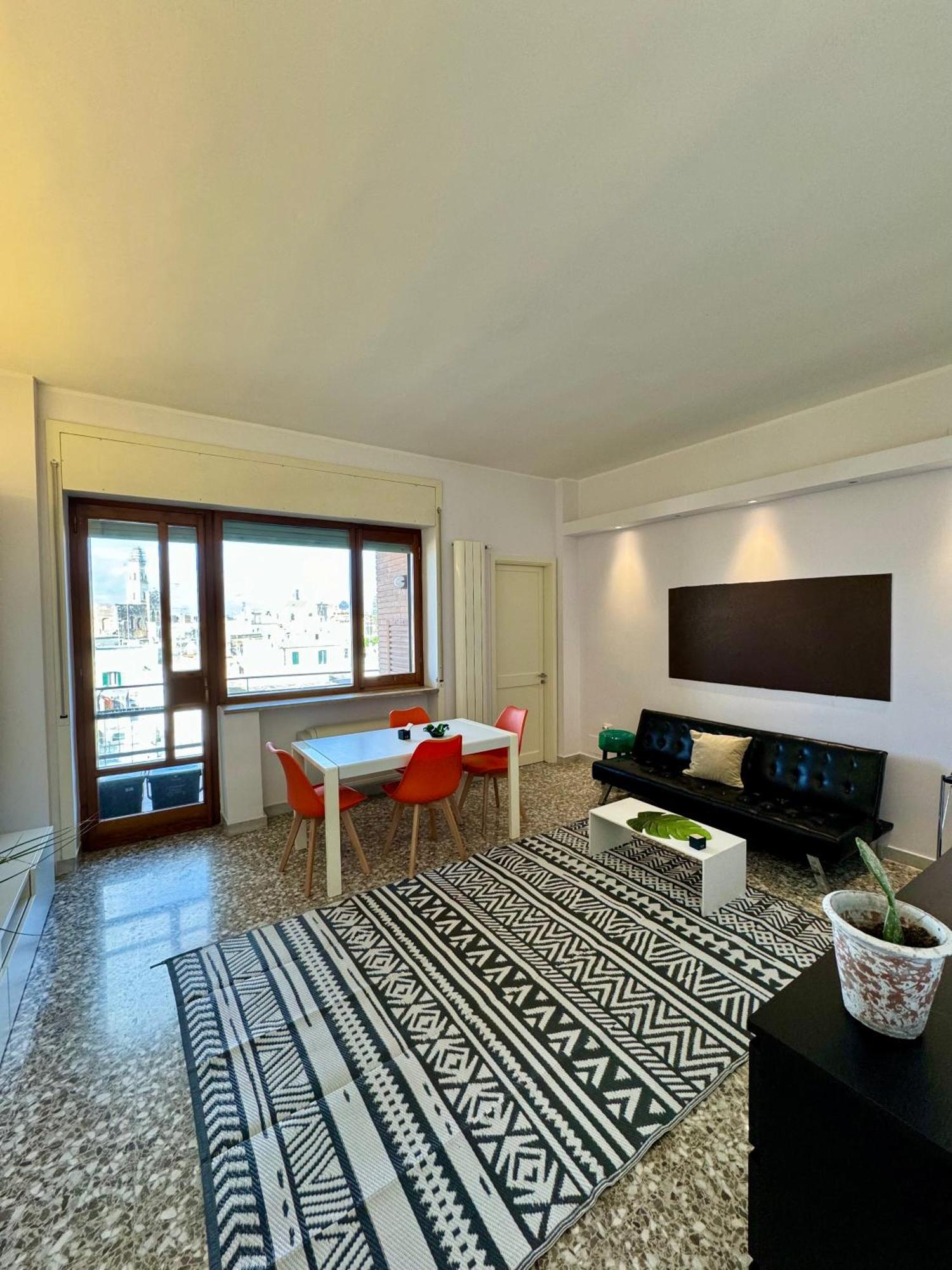 4 Balconi House- Appartamento Moderno A Lecce Eksteriør billede