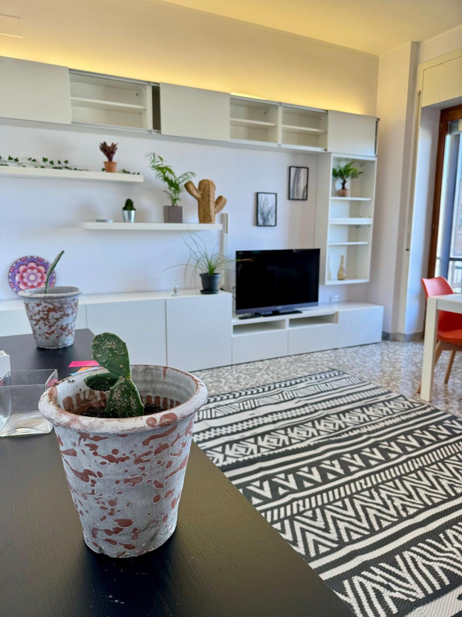 4 Balconi House- Appartamento Moderno A Lecce Eksteriør billede