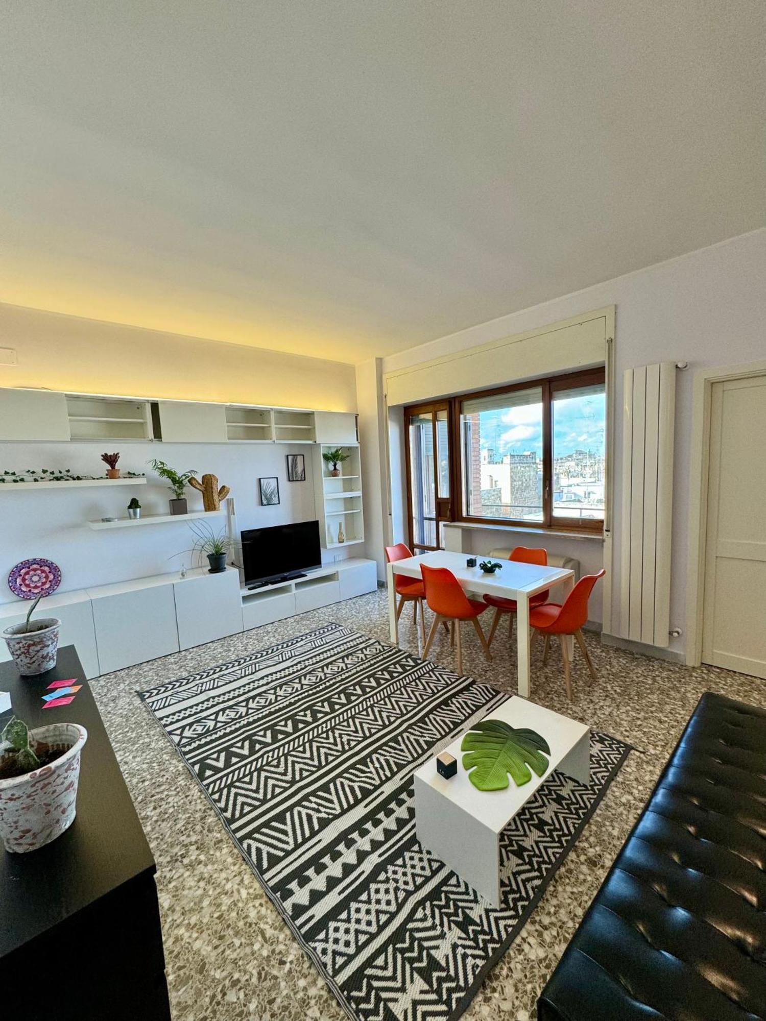 4 Balconi House- Appartamento Moderno A Lecce Eksteriør billede